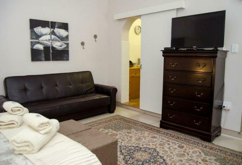 סוויטת ג'וניור משפחתית, Annies House