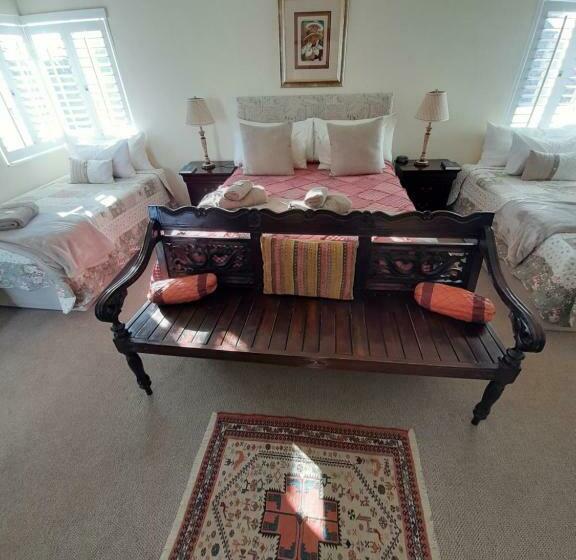 סוויטה משפחתית, Annies House