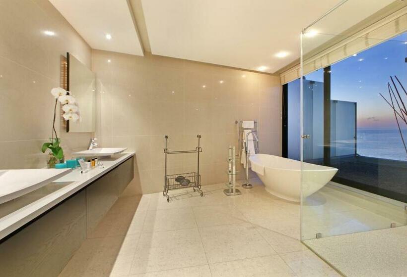 デラックススイート, Azamare Guest House