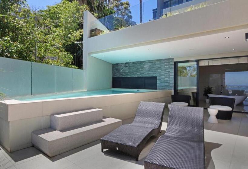 デラックススイート, Azamare Guest House