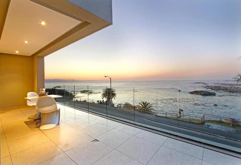 デラックススイート, Azamare Guest House