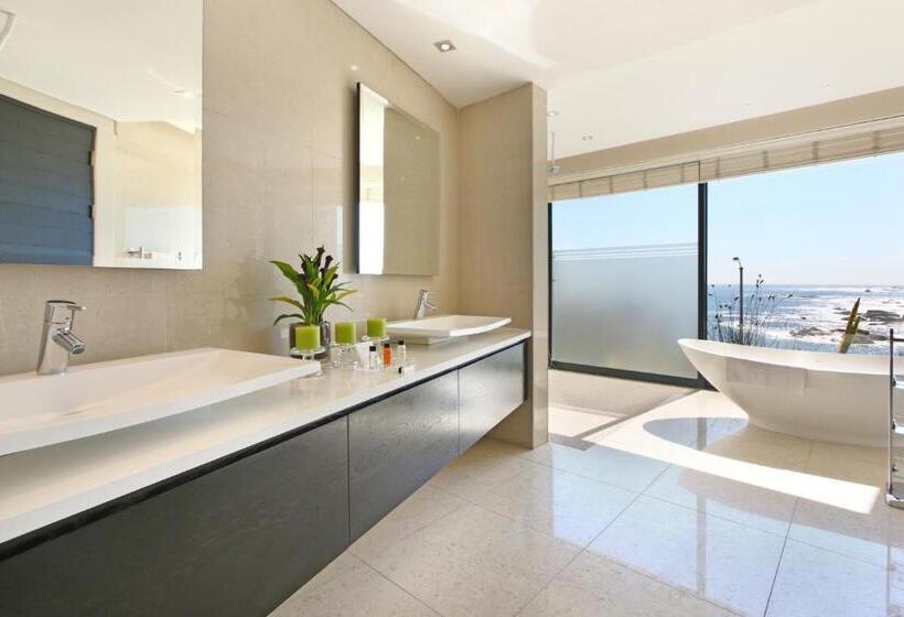 デラックスルーム, Azamare Guest House