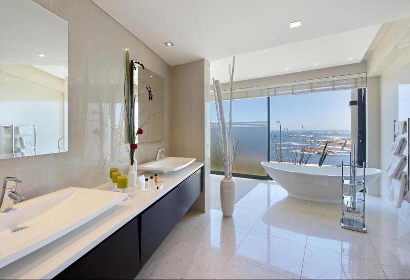 デラックスルーム, Azamare Guest House