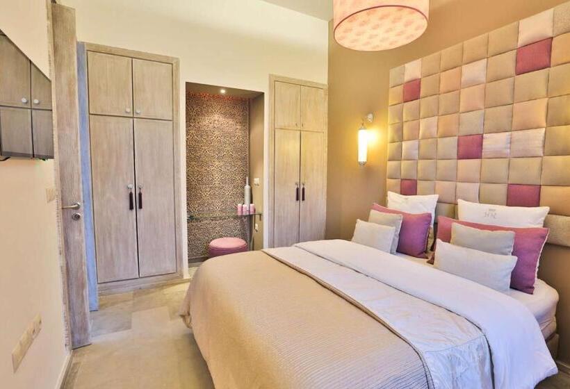 اتاق سوپریور, Riad Raoud Rayhane