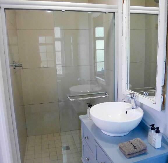 غرفة قياسية, The Garden Shed Guest House