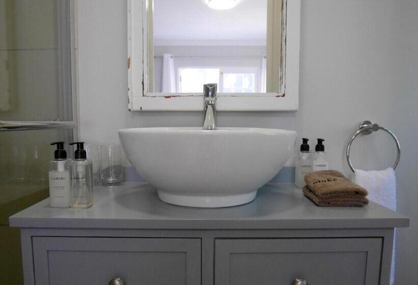 غرفة قياسية, The Garden Shed Guest House