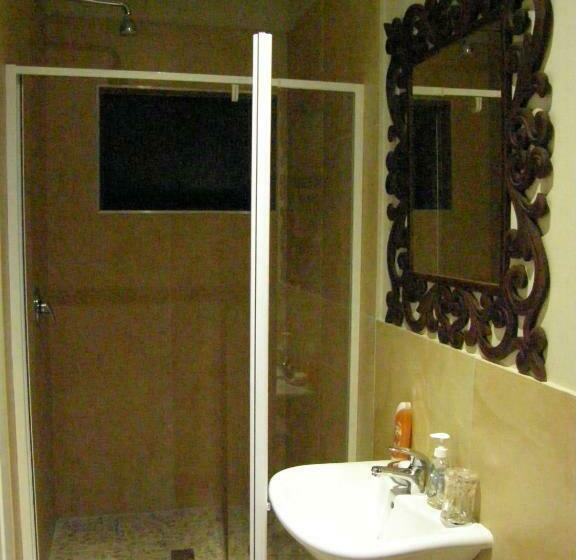 غرفة قياسية مطلّة علي البحر مزوَّدة بشُرفة, Zimbali View Eco Guesthouse