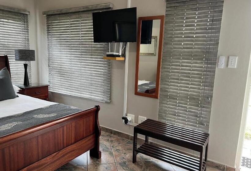 スタンダードスタジオ, Benri B&b & Selfcatering