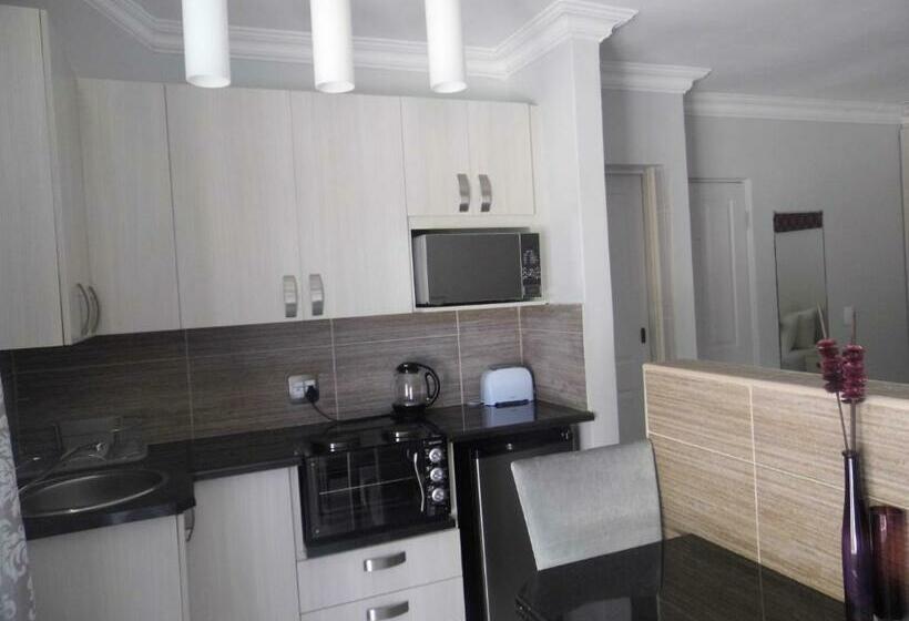 اتاق استاندارد, Bhotani On Bax