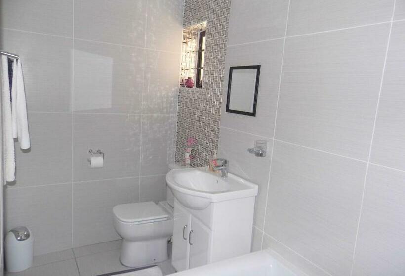 اتاق استاندارد, Bhotani On Bax