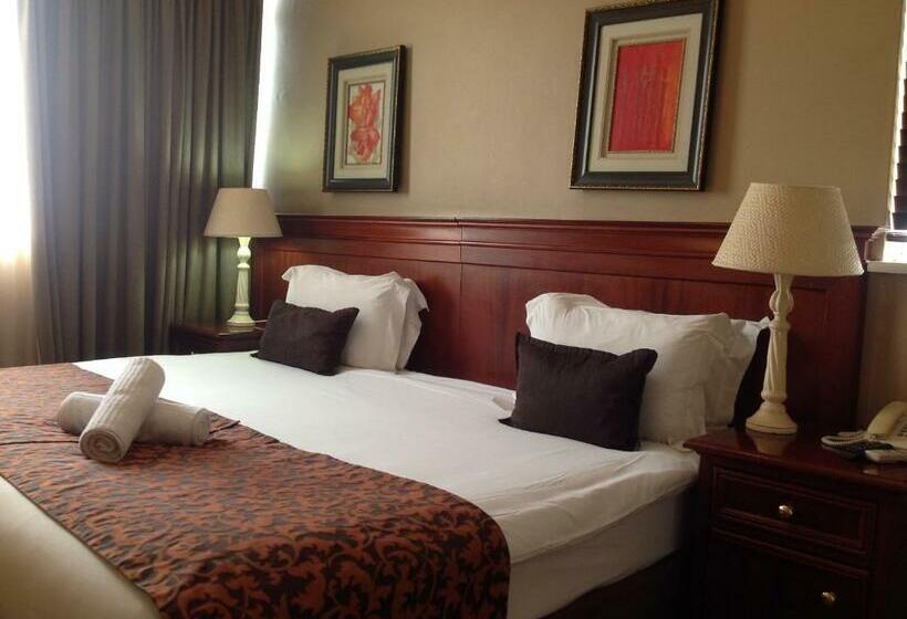 キングサイズベッドのスタンダードルーム, Emakhosini Hotel On East