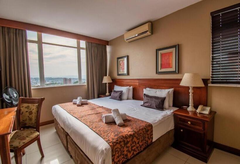 חדר סטנדרט עם מיטת קינג, Emakhosini Hotel On East