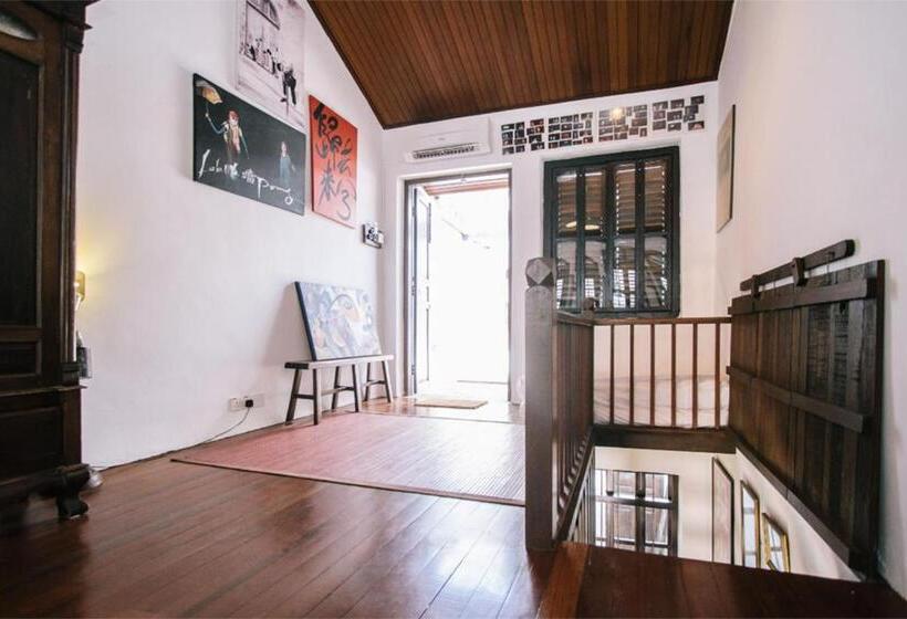 استودیوی لوکس, Boutique Guest House