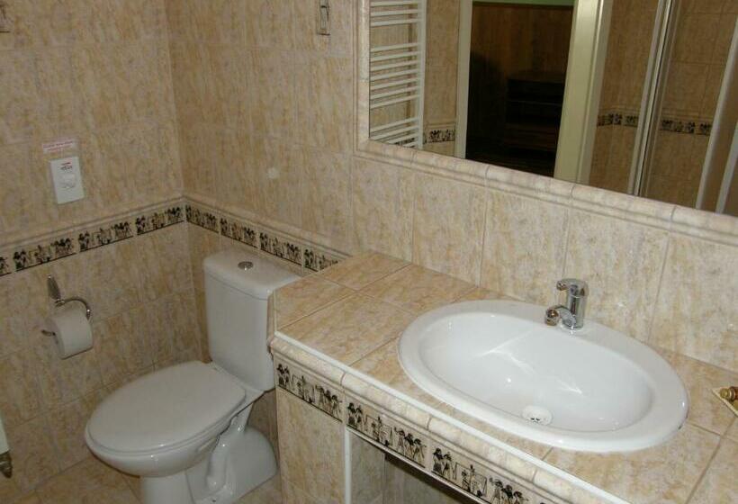 اتاق عادی, Bow Garden