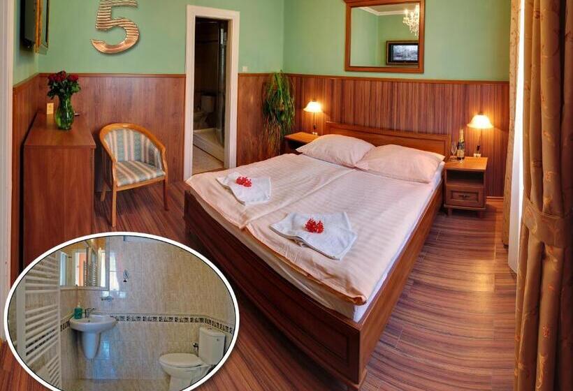 اتاق عادی, Bow Garden