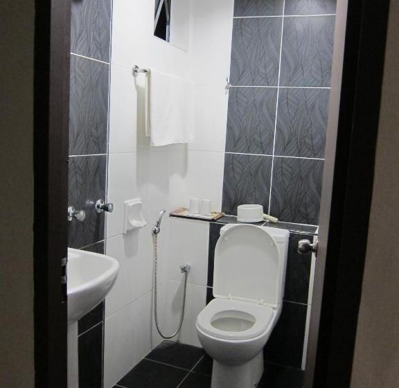 高级三人间, Oriental Inn