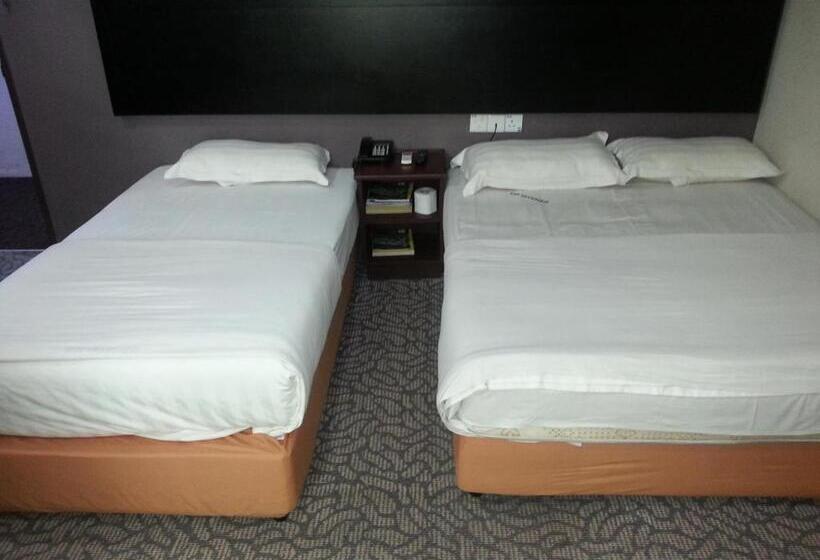 高级三人间, Oriental Inn