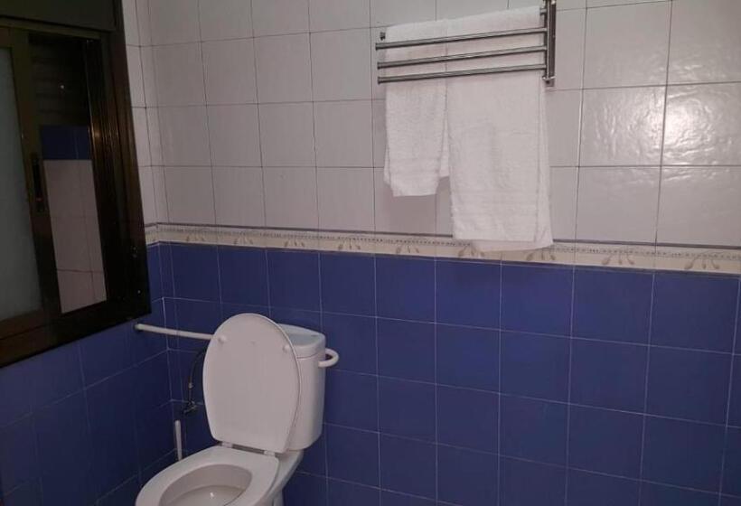 اتاق استاندارد یک نفره, Sary S