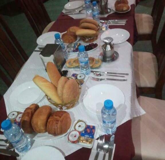 اتاق استاندارد, Sary S