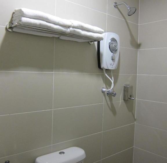 חדר דלוקס לשלושה, Setia Inn