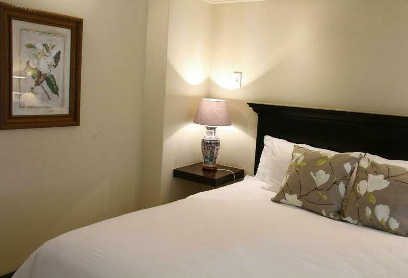 חדר קלאסי, Sheppard Boutique