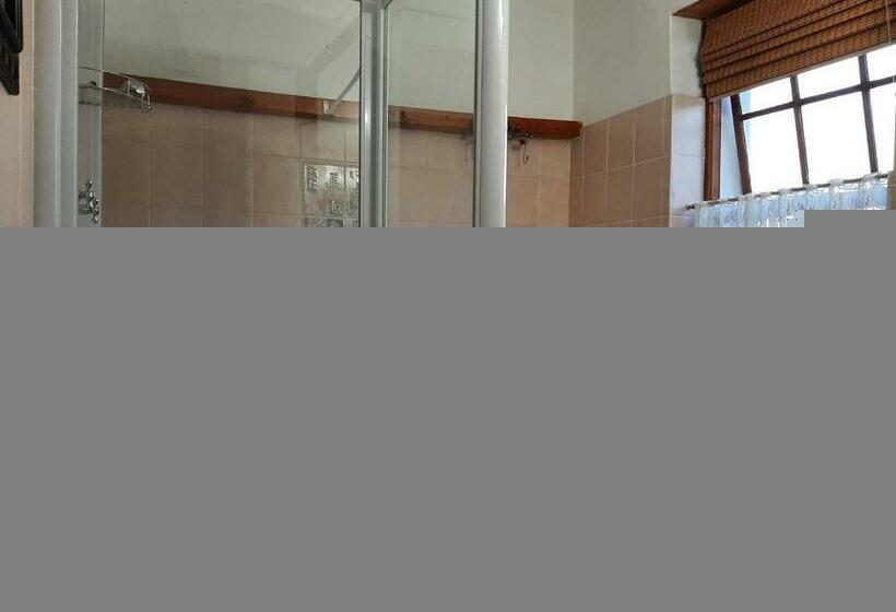 חדר משפחתי, Karoo Life B&b