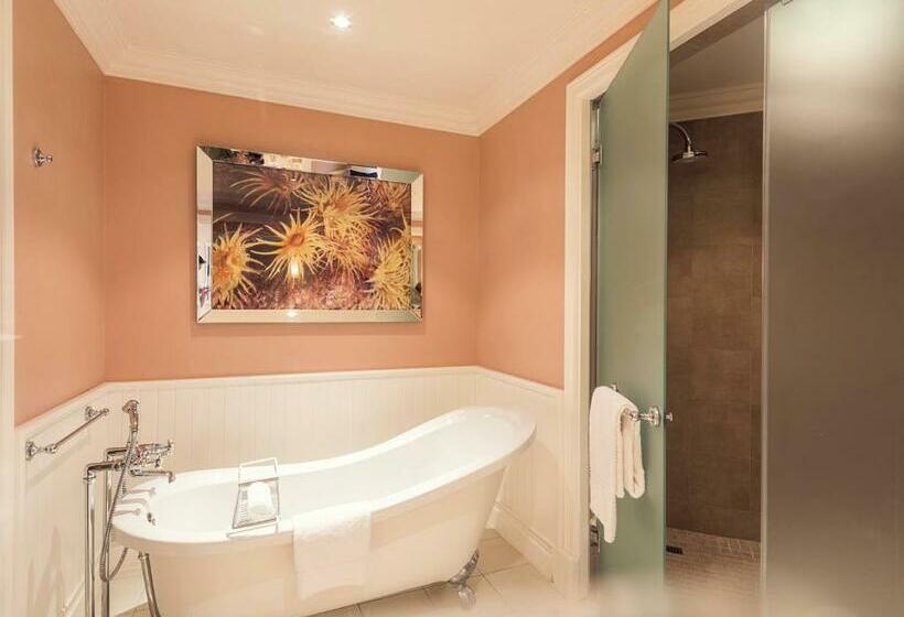 Номер Deluxe Кровать Кинг, The Boardwalk Hotel, Convention Centre & Spa