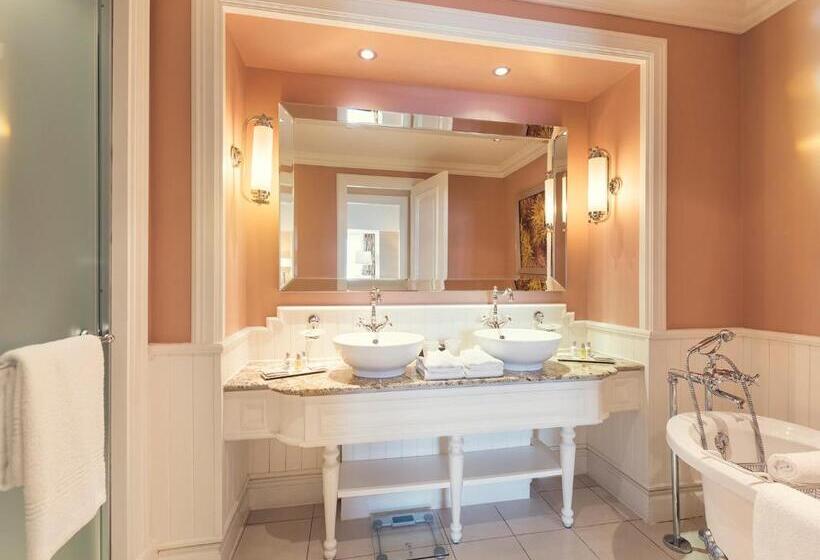 디럭스 주니어 스위트 바다 전망, The Boardwalk Hotel, Convention Centre & Spa