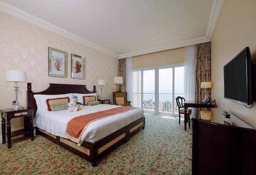 اتاق لوکس خانوادگی, The Boardwalk Hotel, Convention Centre & Spa