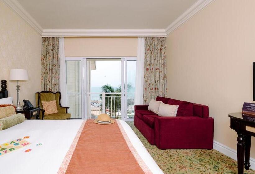 Семейный Номер Deluxe, The Boardwalk Hotel, Convention Centre & Spa