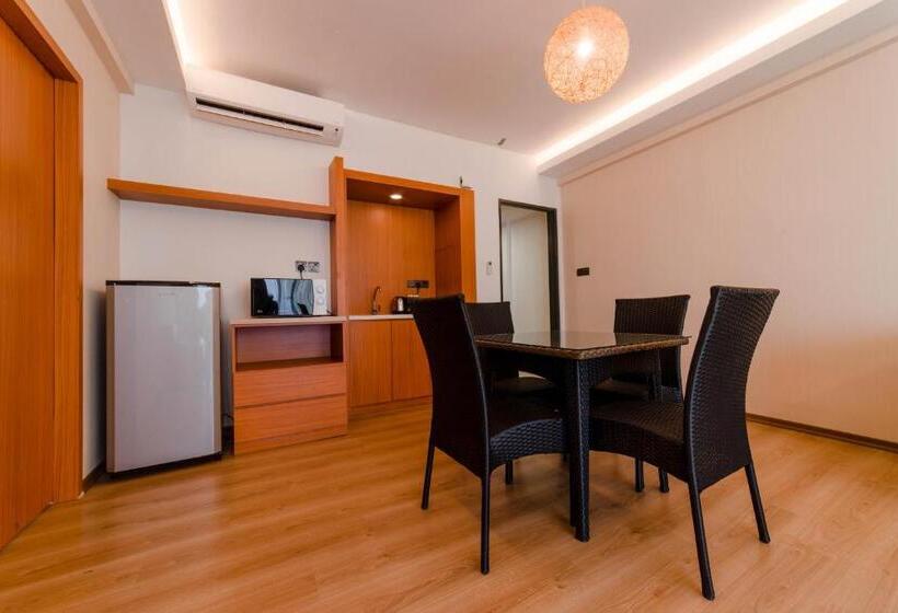 جناح جونيور مطلّ علي البحر, Tunamaya Beach & Spa Resort – Desaru