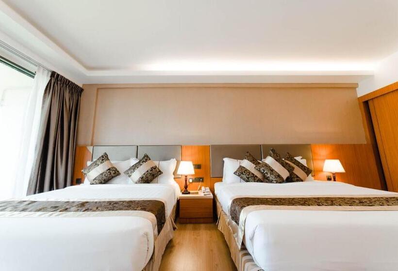 جناح جونيور مطلّ علي البحر, Tunamaya Beach & Spa Resort – Desaru