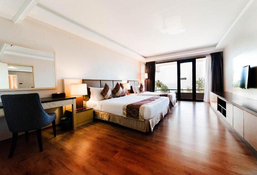 Королевский Люкс, Tunamaya Beach & Spa Resort – Desaru