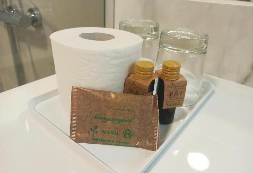 اتاق استاندارد, Rin Rooms