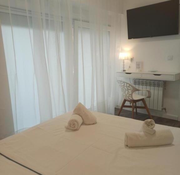 اتاق استاندارد, Rin Rooms