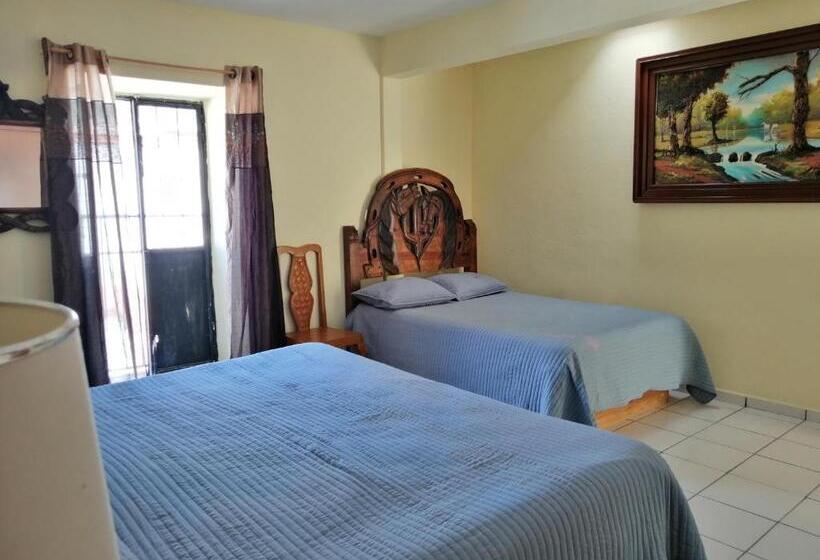 Cameră Familiară, Chely