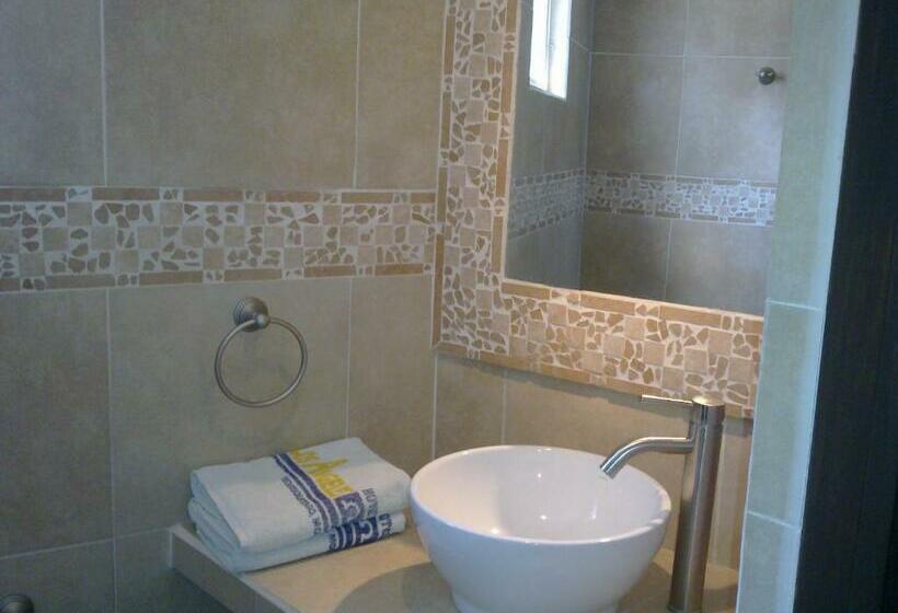 标准三人间, Los Angeles