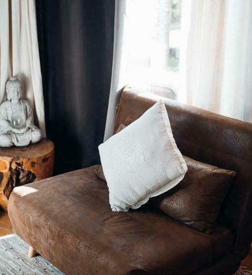 标准间, Mas Des Cigales