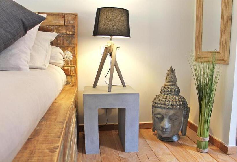 标准间, Mas Des Cigales