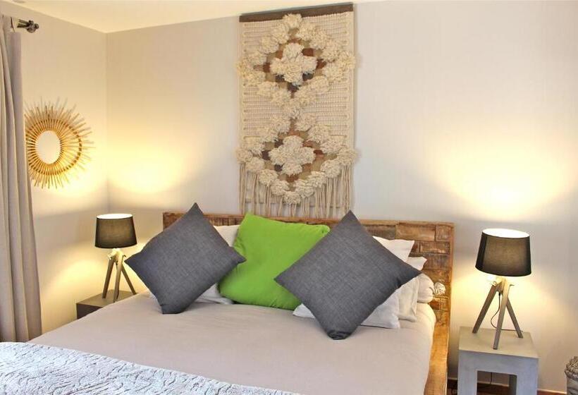 标准间, Mas Des Cigales