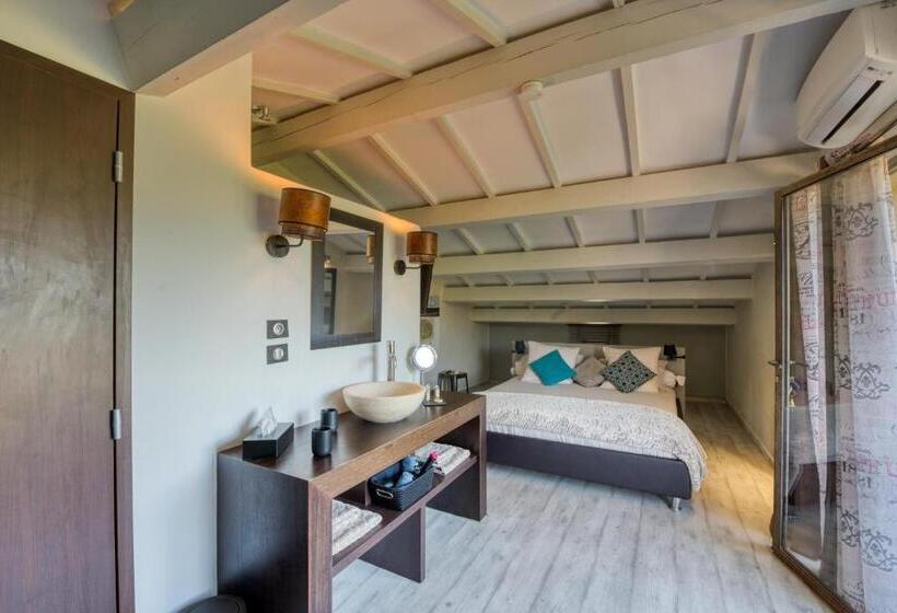 标准间, Mas Des Cigales