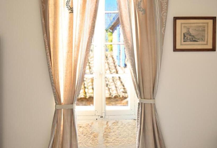 침실 3개 주택, Mas Des Artistes