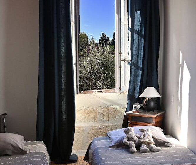 침실 3개 주택, Mas Des Artistes