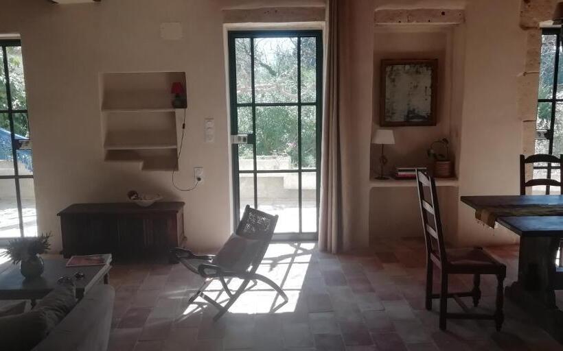 침실 3개 주택, Mas Des Artistes