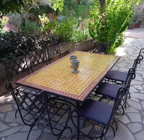 침실 3개 주택, Mas Des Artistes