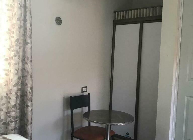 四人标准间, Posada Mercy