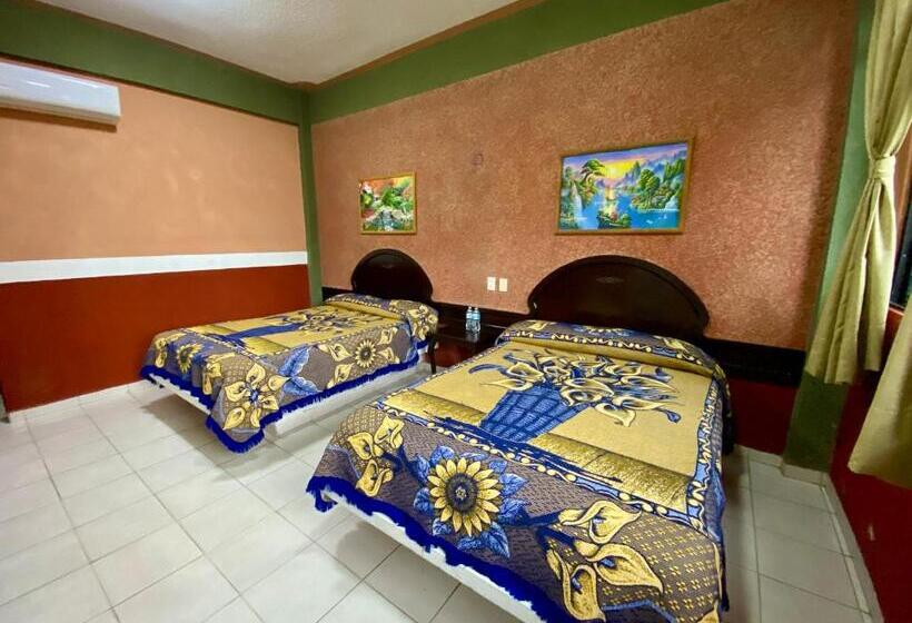 Standard Neljän Hengen Huone, Real Del Quijote A Sólo 50 Metros De La Playa