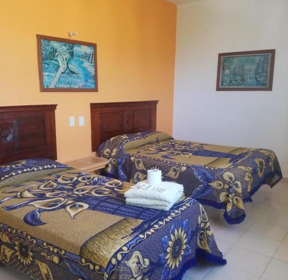 Standard Kolmen Hengen Huone, Real Del Quijote A Sólo 50 Metros De La Playa