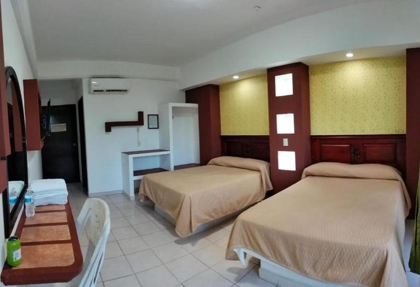 Standard Neljän Hengen Huone, Real Del Quijote A Sólo 50 Metros De La Playa