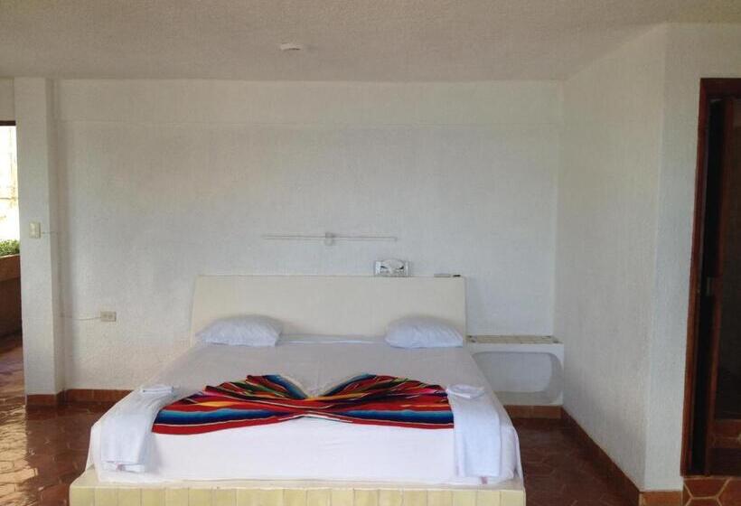 标准间, Safari Inn